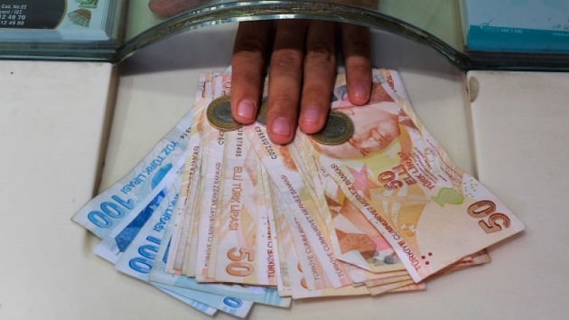 Чуждестранните инвеститори ще се пазят от облигации в турски лири